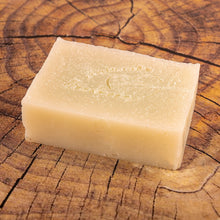 Lade das Bild in den Galerie-Viewer, Naturseife Aloe & Seide