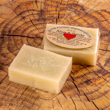 Lade das Bild in den Galerie-Viewer, Naturseife Aloe & Seide