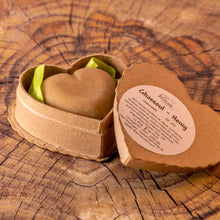 Lade das Bild in den Galerie-Viewer, Naturseife Ghassoul-Honig