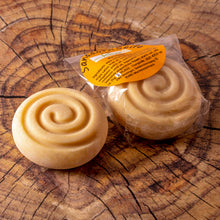 Lade das Bild in den Galerie-Viewer, Naturseife Sanddorn