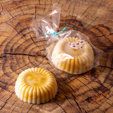 Lade das Bild in den Galerie-Viewer, Naturseife Sweet Calendula