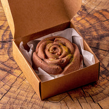 Lade das Bild in den Galerie-Viewer, Naturseife Rosenzauber